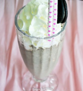 Oreo Vanilla Ice Cream Milkshake
