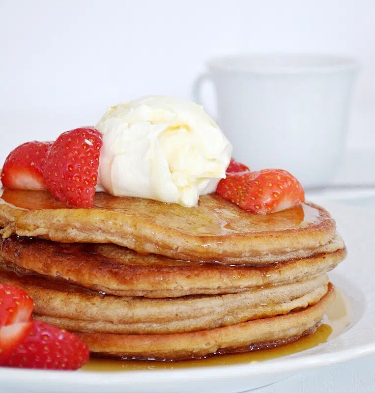 American Style Cinnamon Pancakes with Maple Syrup