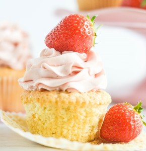 Vanilla Cupcake with Strawberry Swiss Meringue Buttercream