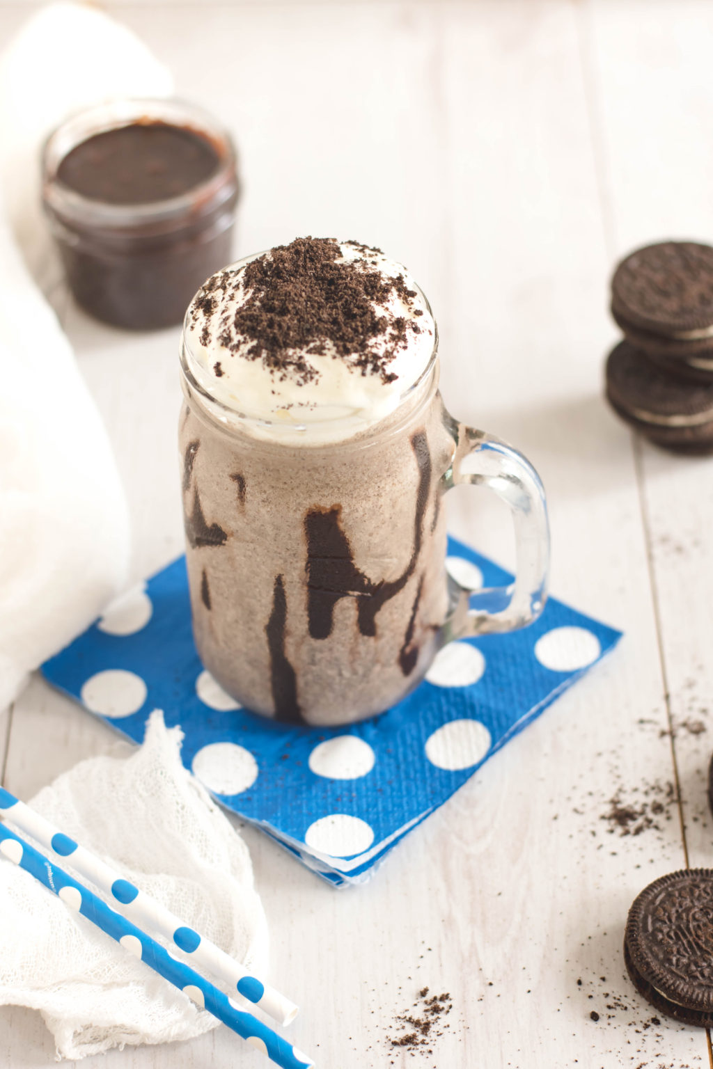 Oreo Vanilla Ice Cream Milkshake - Bakes by Chichi