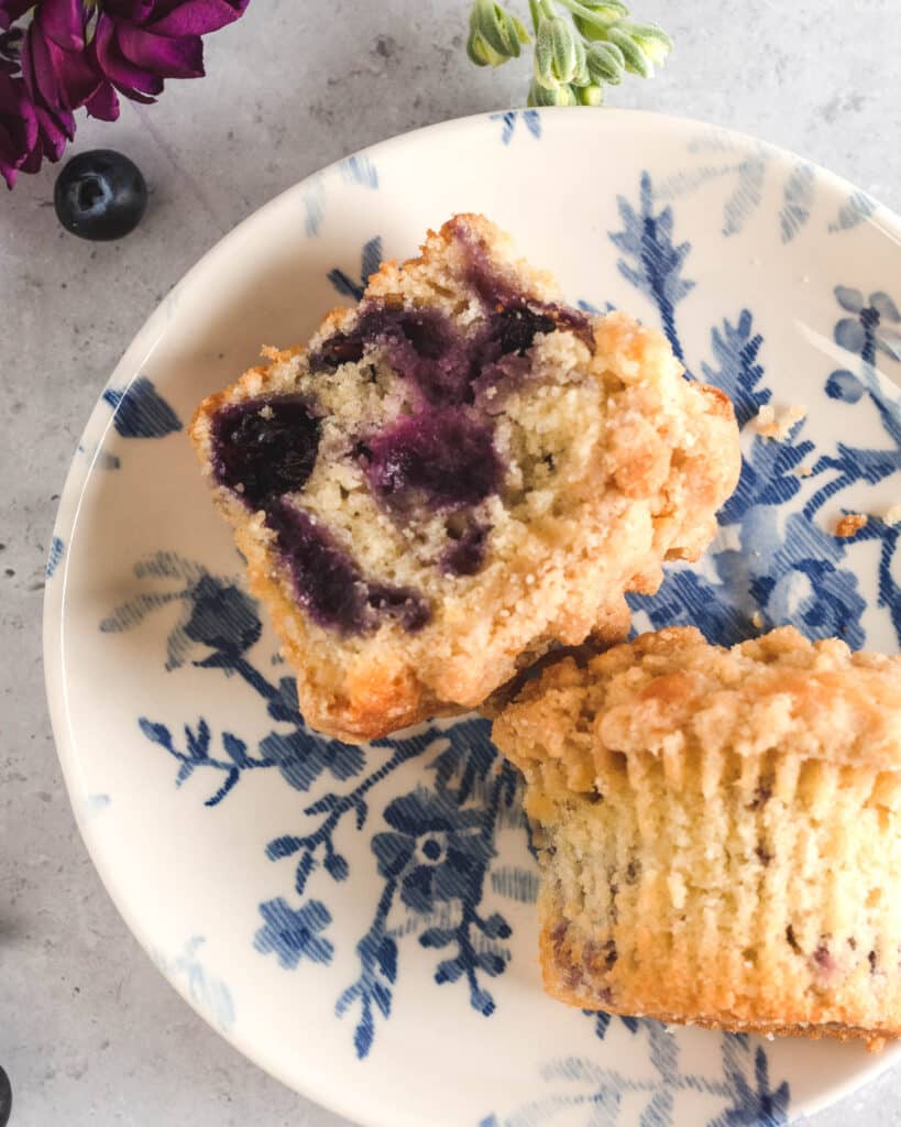 Blueberry Muffins with Crumb Topping