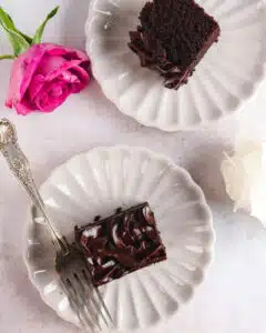Single-layer chocolate layer cake