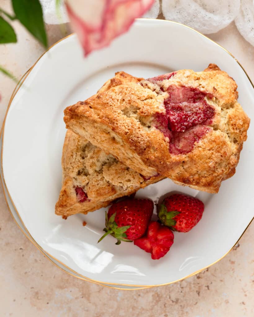 Easy strawberry scones